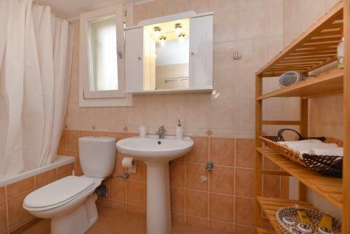 Arxontiko Alila Cycladic House With View