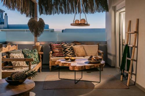 Khroma Luxury Suite 2 Beach Front Apartment