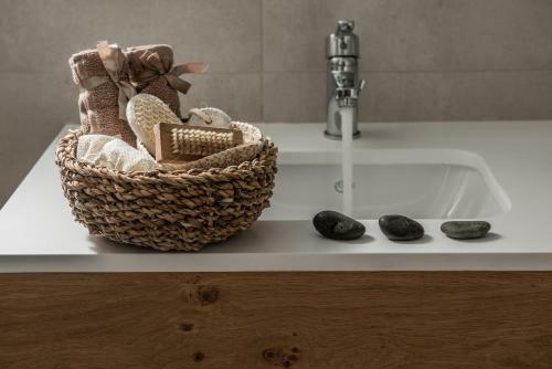Khroma Luxury Suite 2 Beach Front Apartment