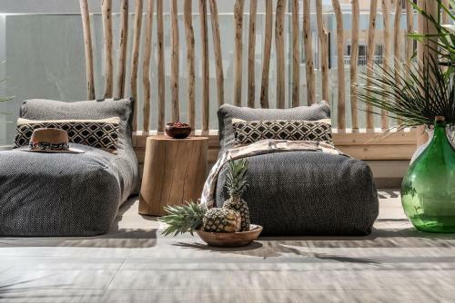Khroma Luxury Suite 2 Beach Front Apartment