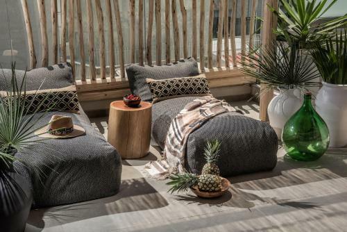 Khroma Luxury Suite 2 Beach Front Apartment