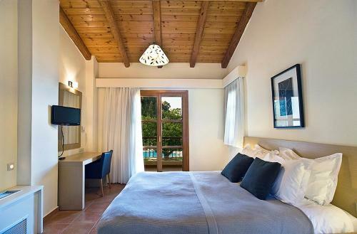 Hotel Kaminos Resort