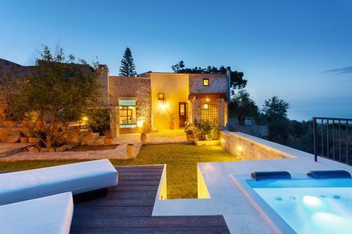 Ali Vafi Luxury Villa With Jacuzzi And Pool