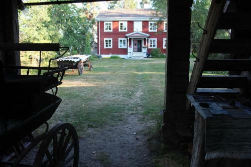 Lodge Bo Primitivt I H�rbret P� Oklag�rd