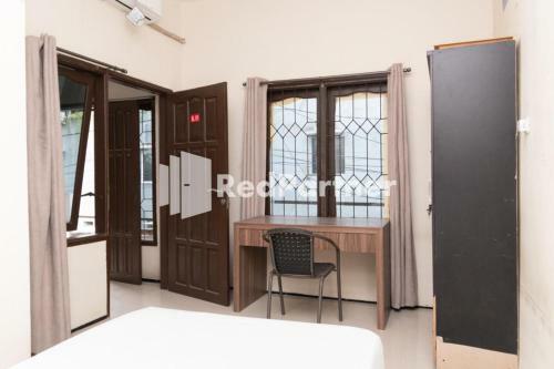 Hotel Siwalankerto Residence Syariah Redpartner