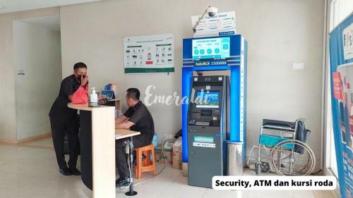 Apartamento Green Lake View Ciputat By Emeraldi