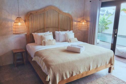 Villa Abu - Modern 5 Bedrooms Only 300m To Beach