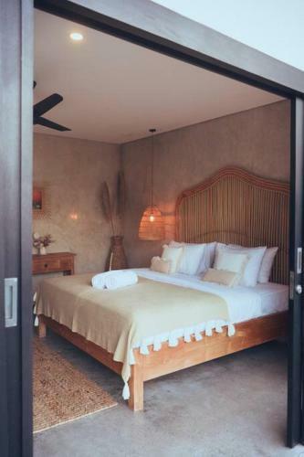 Villa Abu - Modern 5 Bedrooms Only 300m To Beach