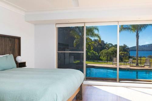Huge Lake Front Property Near Blueys Beach