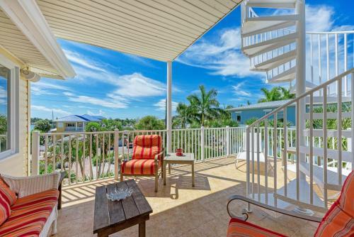 Dolphin Tales - 836 S Bay