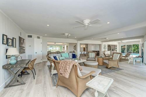 My Private Beach - 826a S Bay