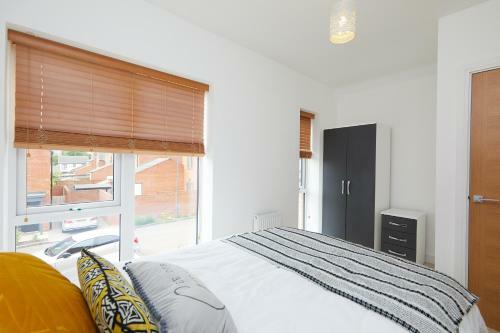 Royal Derby Hospital 2 Bed Town House
