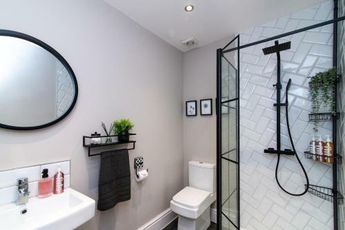 Grade2 Listed Home W/garden +parking In City