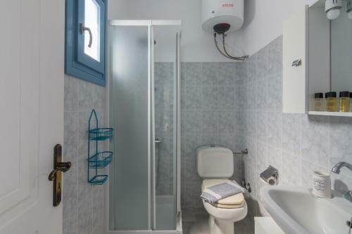 Apartment Overlooking The Sea In Paros