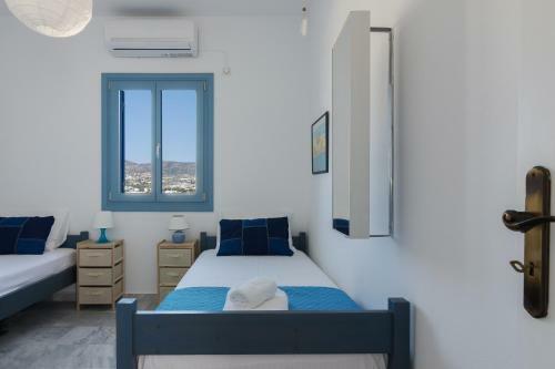 Apartment Overlooking The Sea In Paros