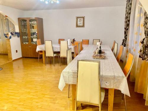 Hostal Pensiunea Mary & Ela