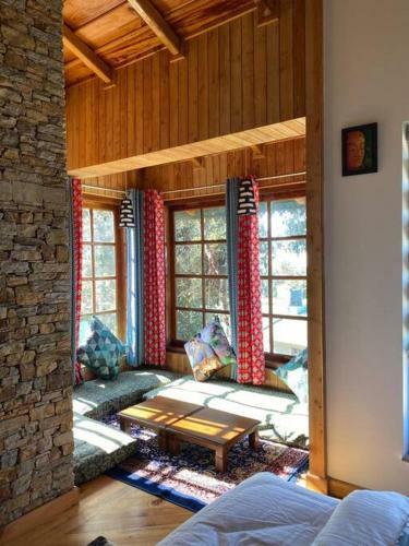 Cliffside Manor, Satkhol, Mukteshwar By Earthaa Escapes
