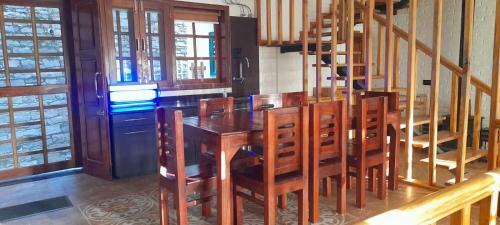 Cliffside Manor, Satkhol, Mukteshwar By Earthaa Escapes