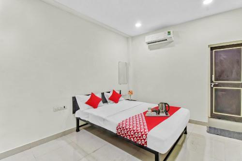 Hotel Oyo 90945 The Meteor