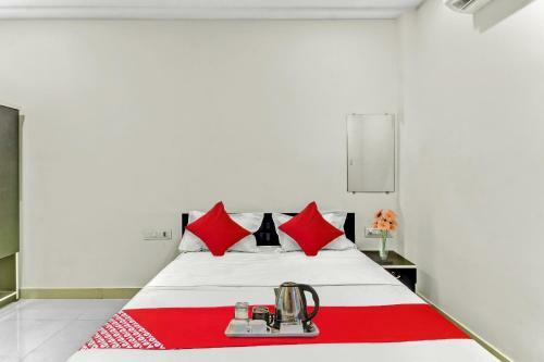 Hotel Oyo 90945 The Meteor