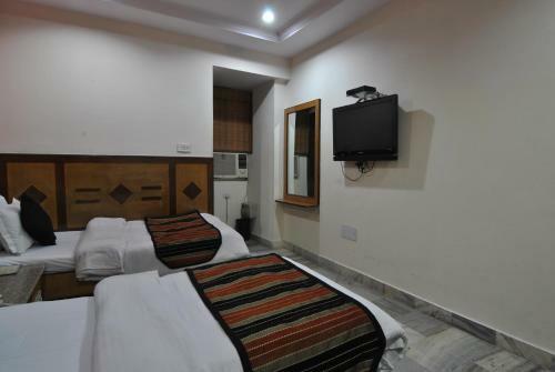 Hotel Chand Palace "hygienic Hotel"