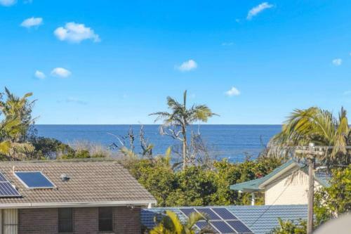Otto House - Family Beach House With Pool