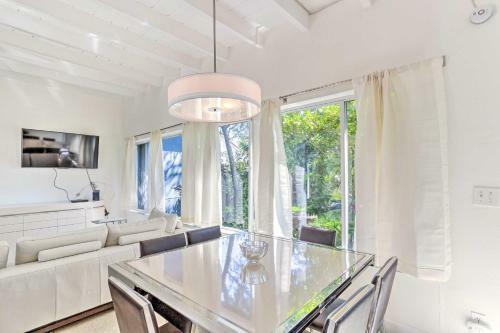 Chic Boynton Beach Getaway - 3 Mi To Marina!