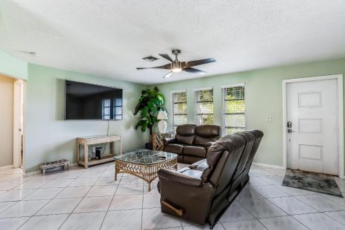 Grand Retreat In Cape Coral