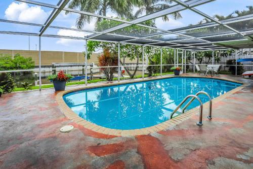 Grand Retreat In Cape Coral