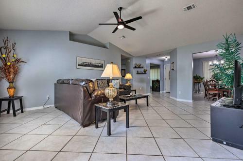 Modern Gulf Breeze Getaway Patio, Near Beach