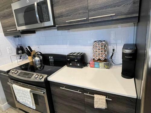 Spacious 6bdrm Villa Near All The Attractions!!