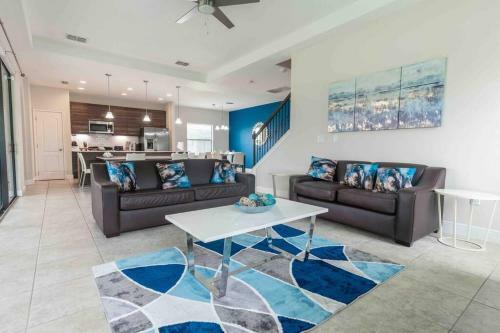 Spacious 6bdrm Villa Near All The Attractions!!
