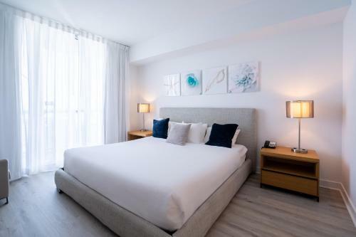 High Floor Ocean View 2 Bedroom Apartment