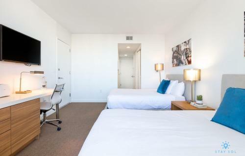 Modern Resort Pool Resort Modern Apartment 2 Br 2 Br Poo