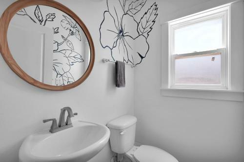 Stunning Coastal Retreat - A Few Short Blocks From The Ocean
