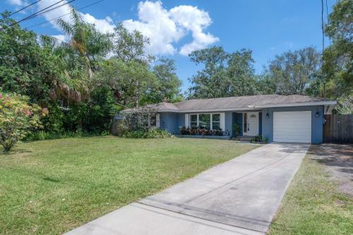 A Dream Vacation Home Only 5 Mins To Beaches And With Pool