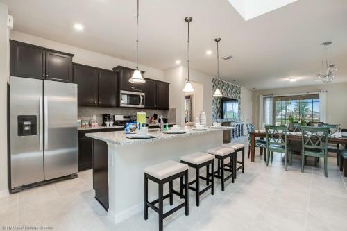 Private Pool Home W Spa, Game Room, Bbq & More