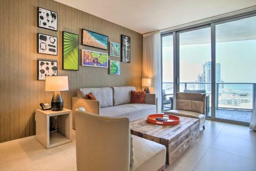 Hollywood Apartment - Balcony With Ocean Views!