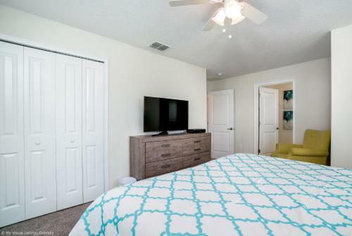 Stunning Lakeview Townhome W Private Pool