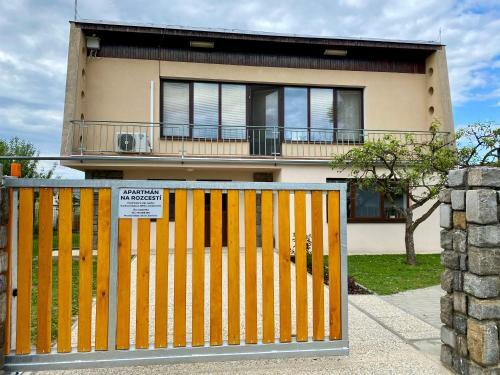 Apartm�n Na Rozcest� T?ebo?