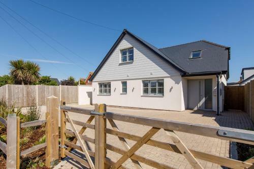 Delightful Seaside Hideaway 5 Mins To Beach