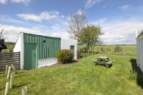 Altido Gorgeous Cottage With Garden & Great Views