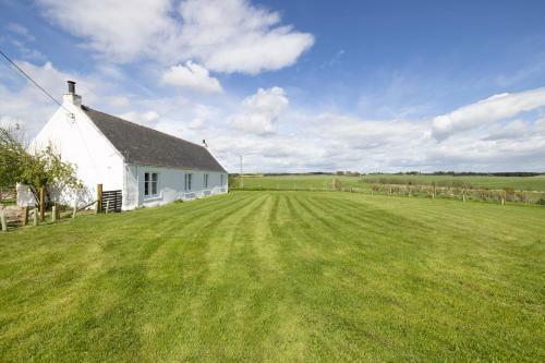Altido Gorgeous Cottage With Garden & Great Views