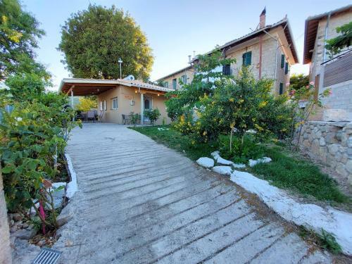 Guest House Tsanes