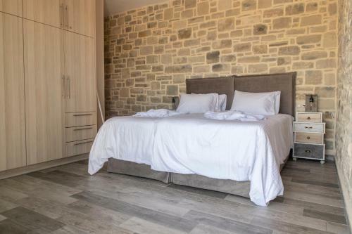 Aeonios Luxury Villa