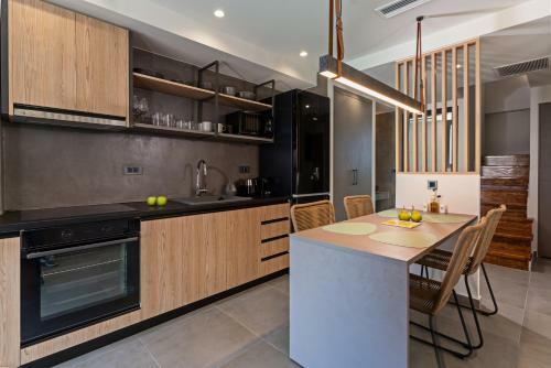 Villa Paligremnos Residences, A Beachside Retreat!