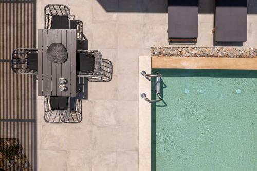 Villa Paligremnos Residences, A Beachside Retreat!