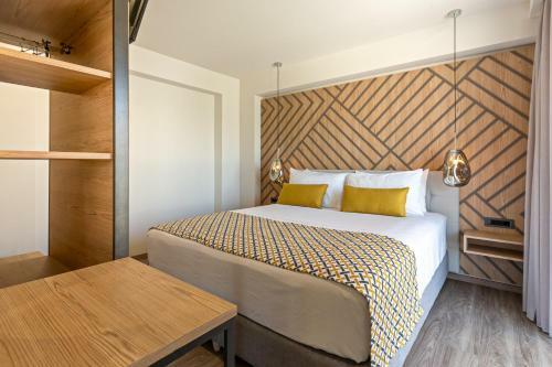 Villa Paligremnos Residences, A Beachside Retreat!