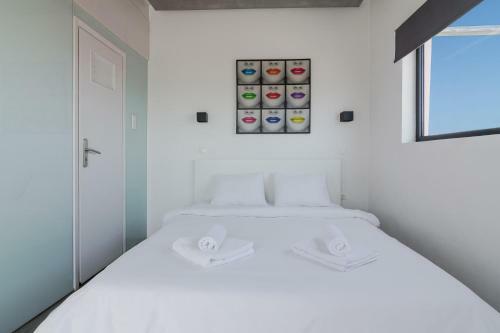 Apartment With Terrace In Piraeus