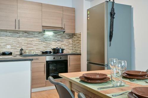 Stunning Apartment Located Close To Piraeus Port (?2)